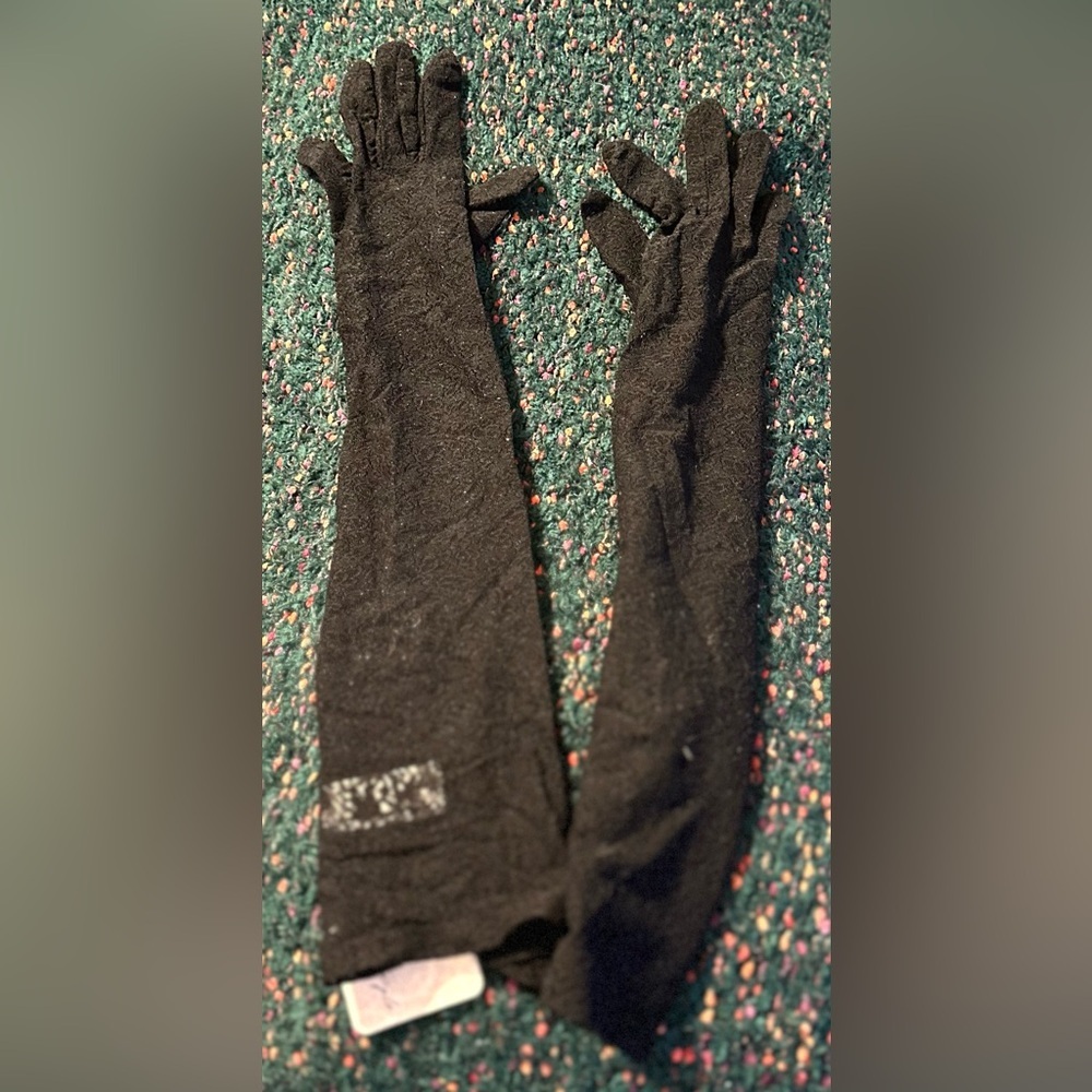 ‼️RARE‼️🎸Carolina Amato🎸🔥NWT🔥Black Lace Elbow Length Gloves (from Free People)